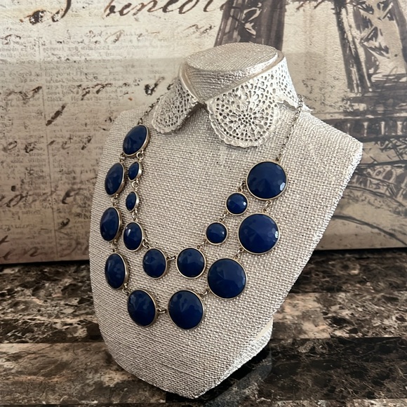 Elegant Blue Statement Necklace EUC - Picture 5 of 9